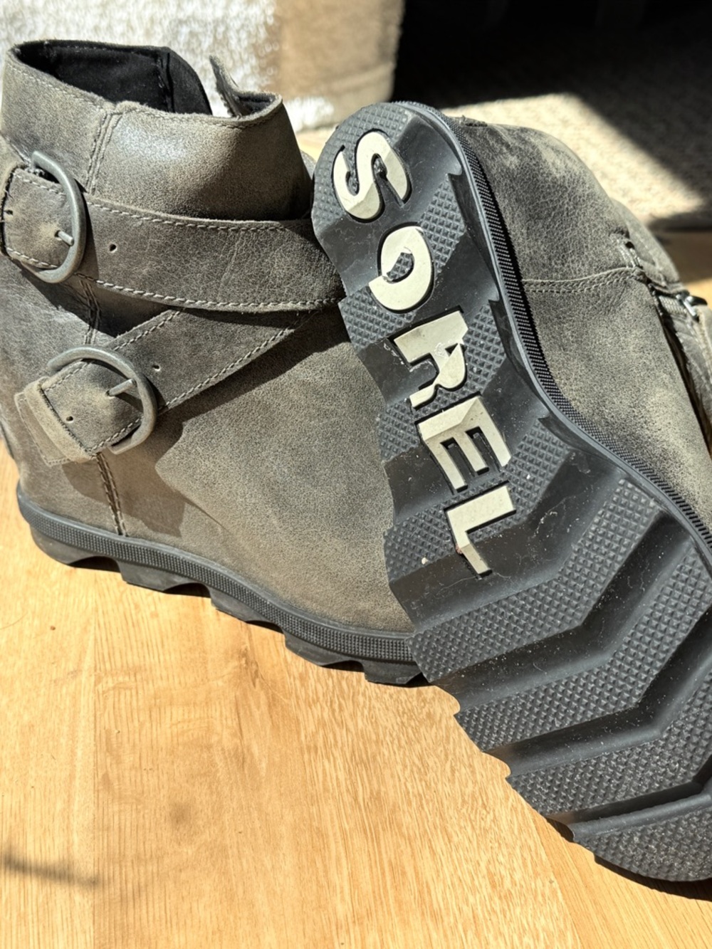 Sorel Olive Gray Buckle Ankle Boots